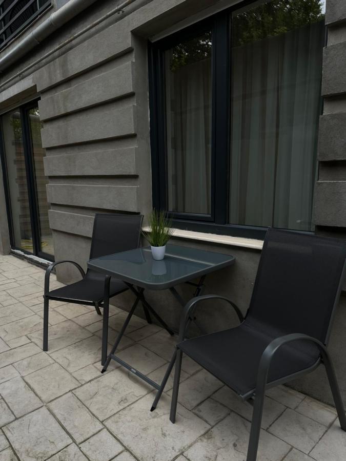 Golden Garden Luxury Apartment In Bucureşti Ngoại thất bức ảnh